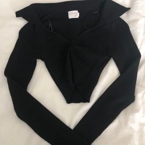 basic collared v line black crop top